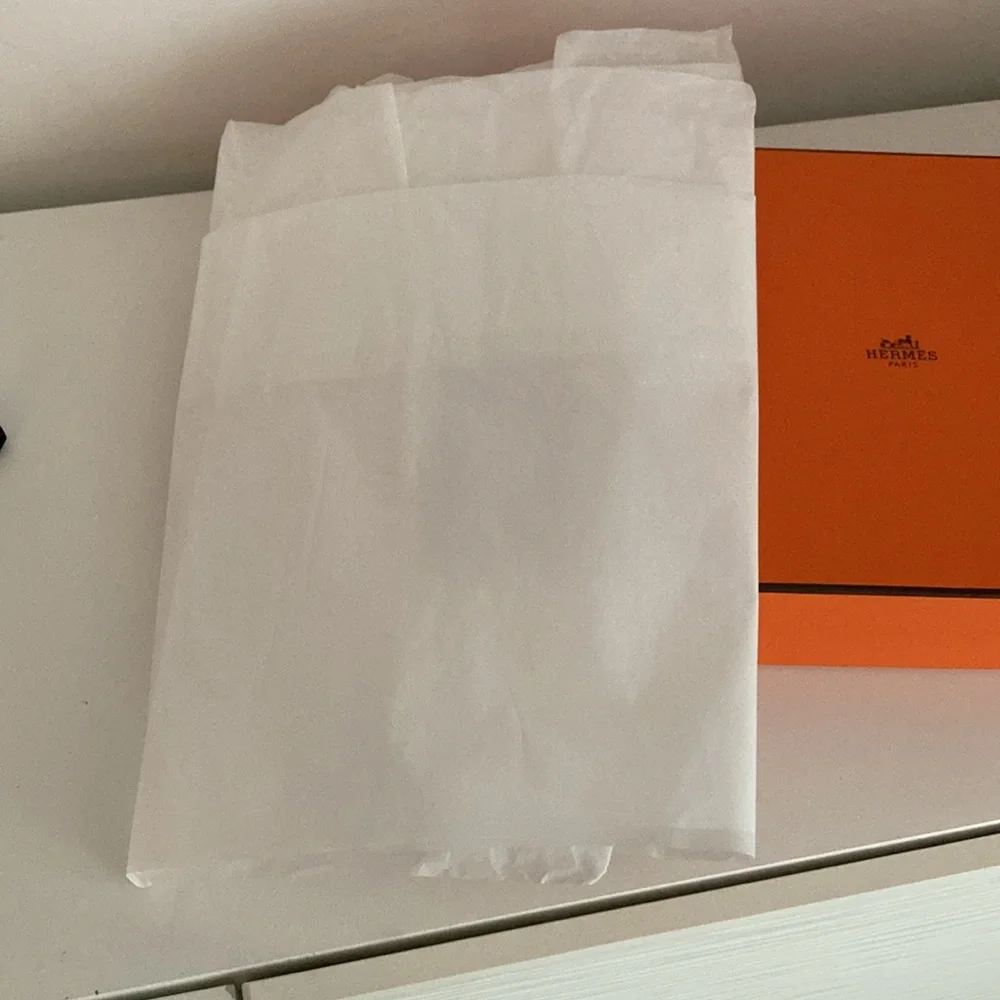 HERMES Authentic Iconic Empty Box, Rectangular, Excellent Condition Designer Box - Picture 5 of 6